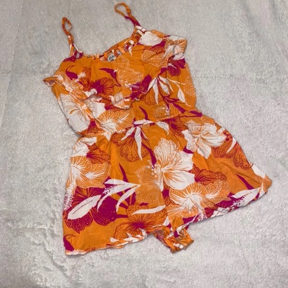 Colorful floral lattice neck romper - Picture 2 of 5